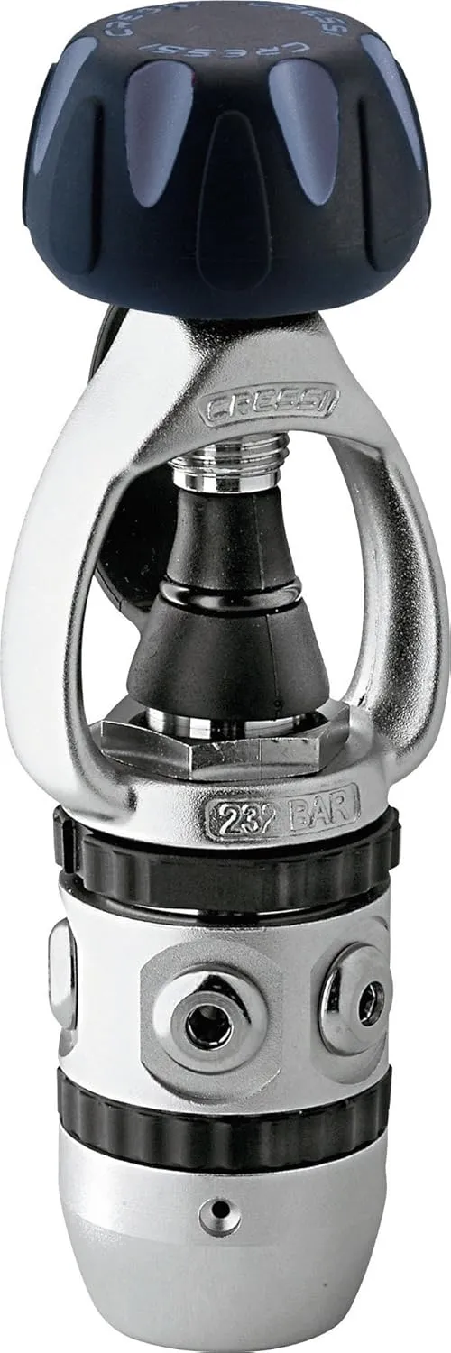 Cressi Novice Complete Scuba Diving Package - Buoyancy Compensator   Compact Regulator   Compact   Mini SPG - Solid: Made in Italy