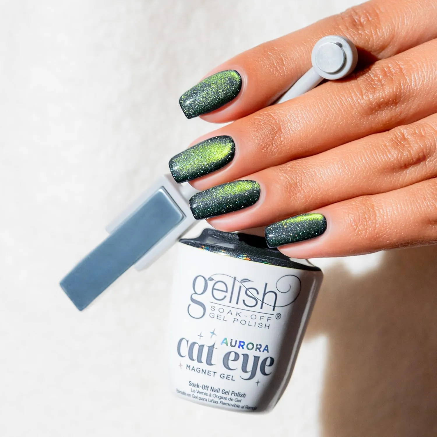 Gelish Aurora Cat Eye Effect Magnet Gel Polish – Reflective Flash Glitter Galaxy, Multi-Dimensional Iridescent Shimmer, Soak-Off, Vegan & Cruelty-Free. (Big Bang For Your Buck, 15mL)