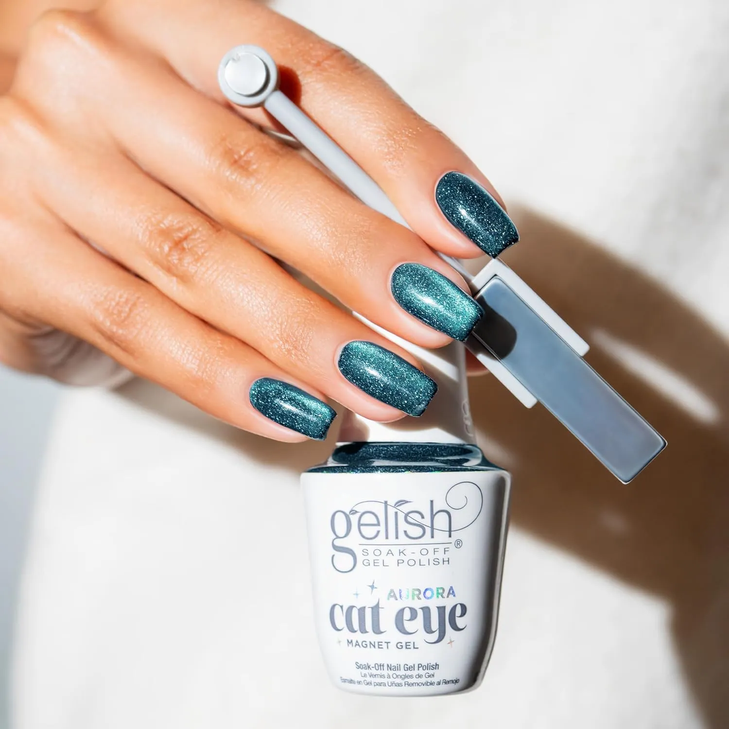 Gelish Aurora Cat Eye Effect Magnet Gel Polish – Reflective Flash Glitter Galaxy, Multi-Dimensional Iridescent Shimmer, Soak-Off, Vegan & Cruelty-Free. (Come Sky With Me, 15mL)