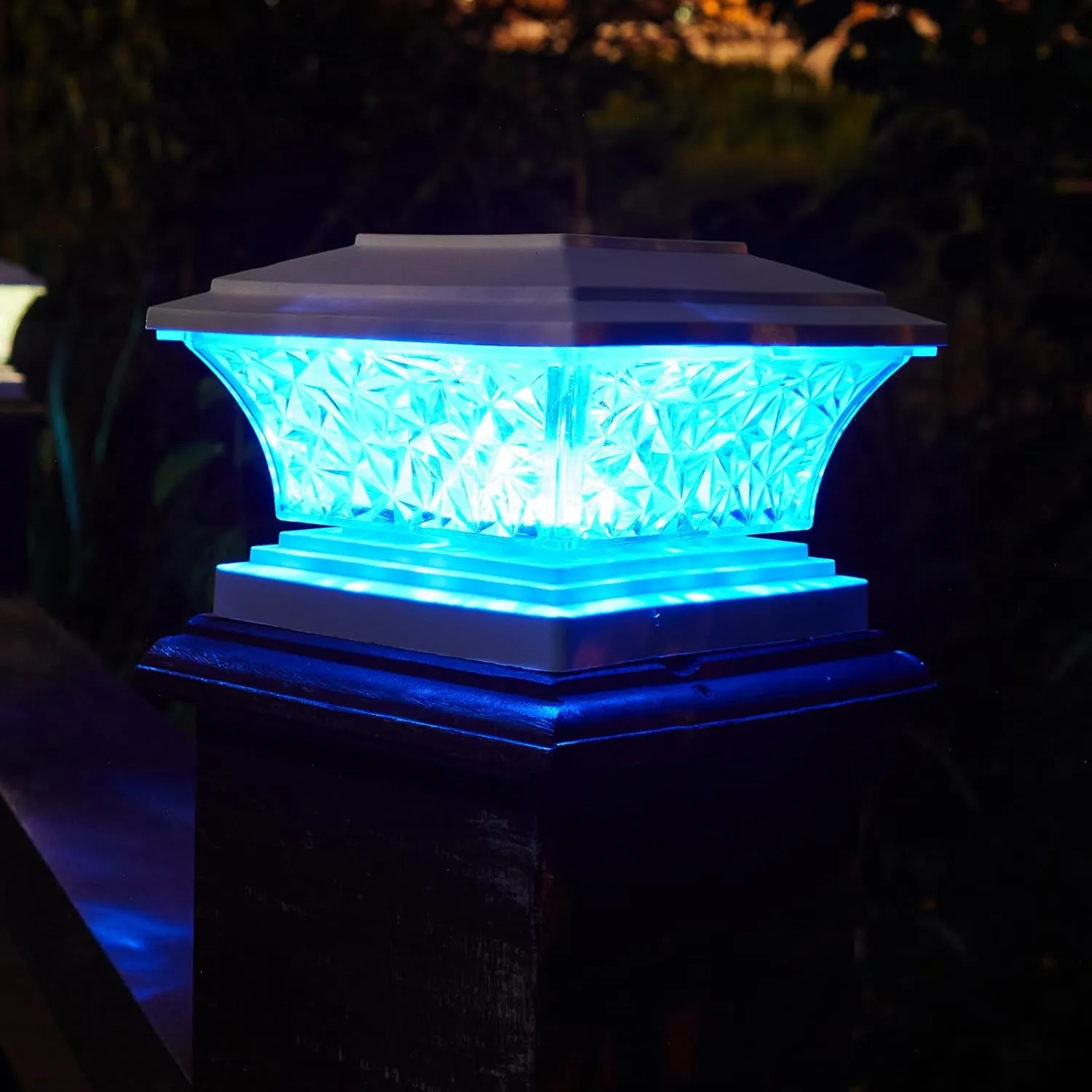 HUYIENO Solar Post Cap Lights Outdoor LED Lighting Deck Fence Cap Light Two Light Modes Bright White/Color Cyclin Suitable for 4x4 Vinyl Posts (White, 6pk)