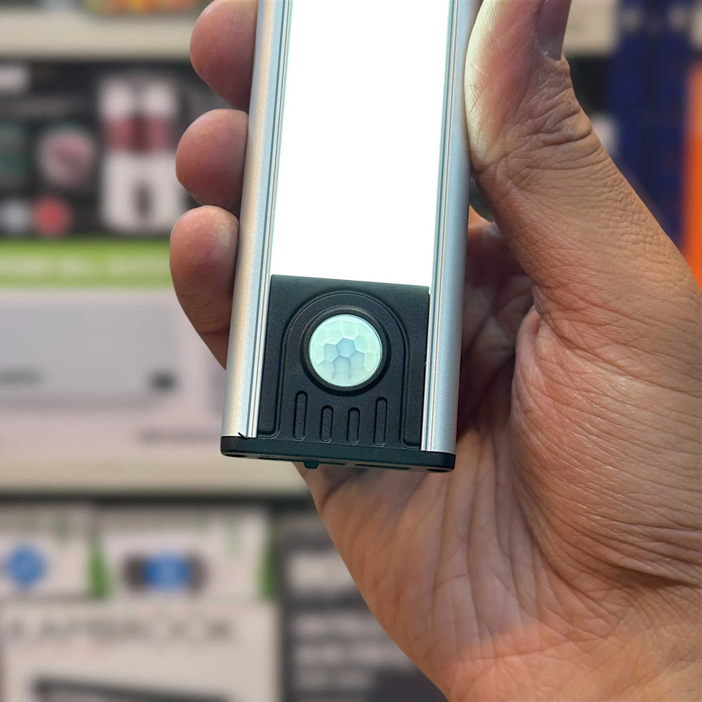 Magnetic Motion Sensor Lamp - Lot Imported