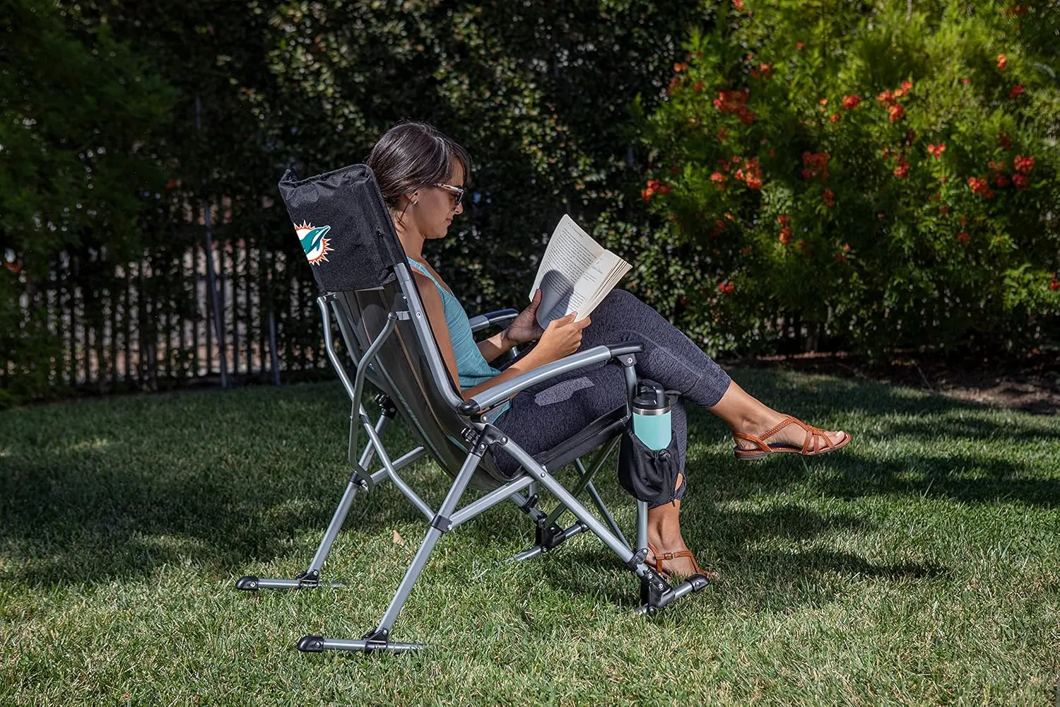 PICNIC TIME NFL Unisex-Adult NFL Outdoor Rocking Camp Chair, XL Heavy Duty Camping Chair for Adults