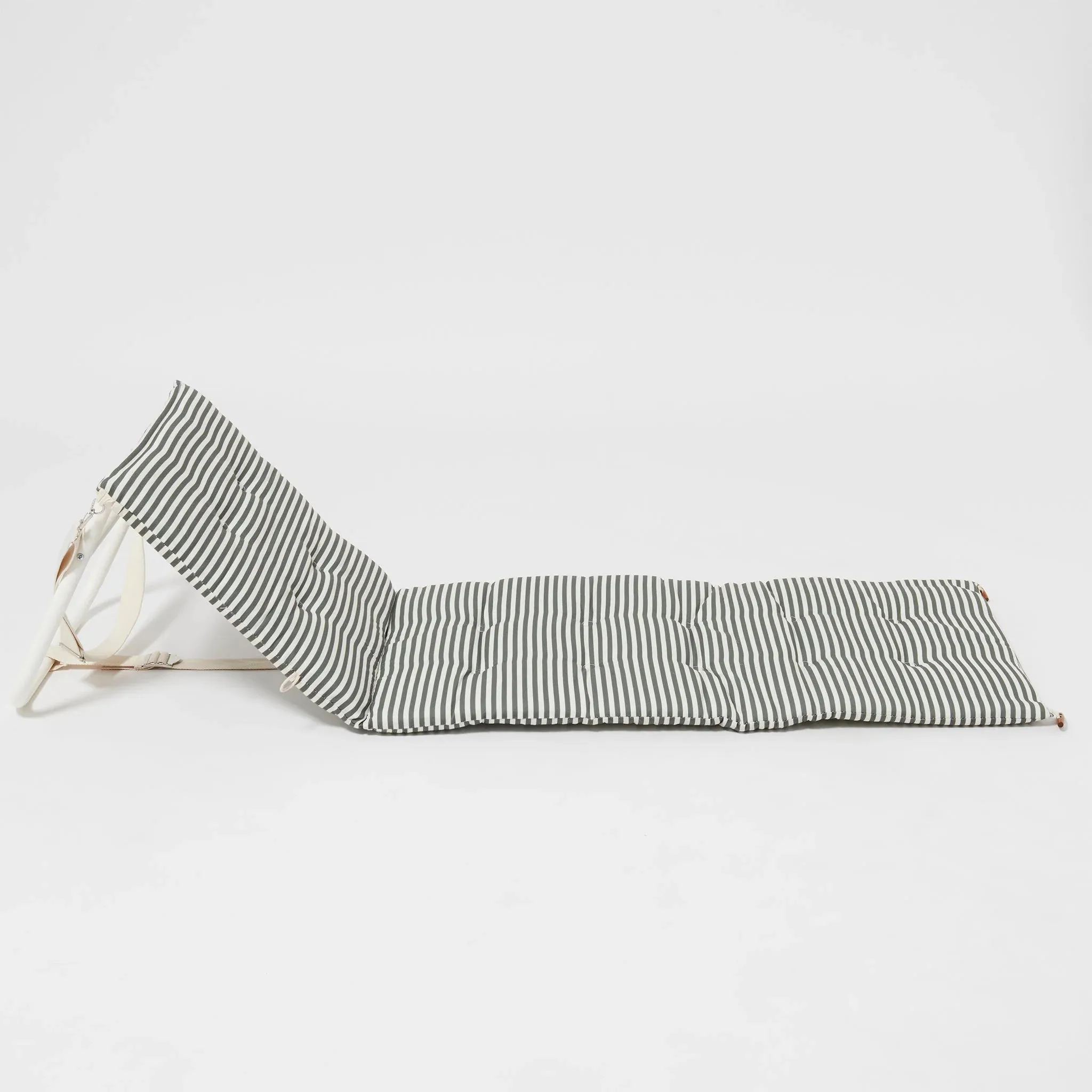 Sunnylife / Reclining Beach Chair - The Vacay Olive